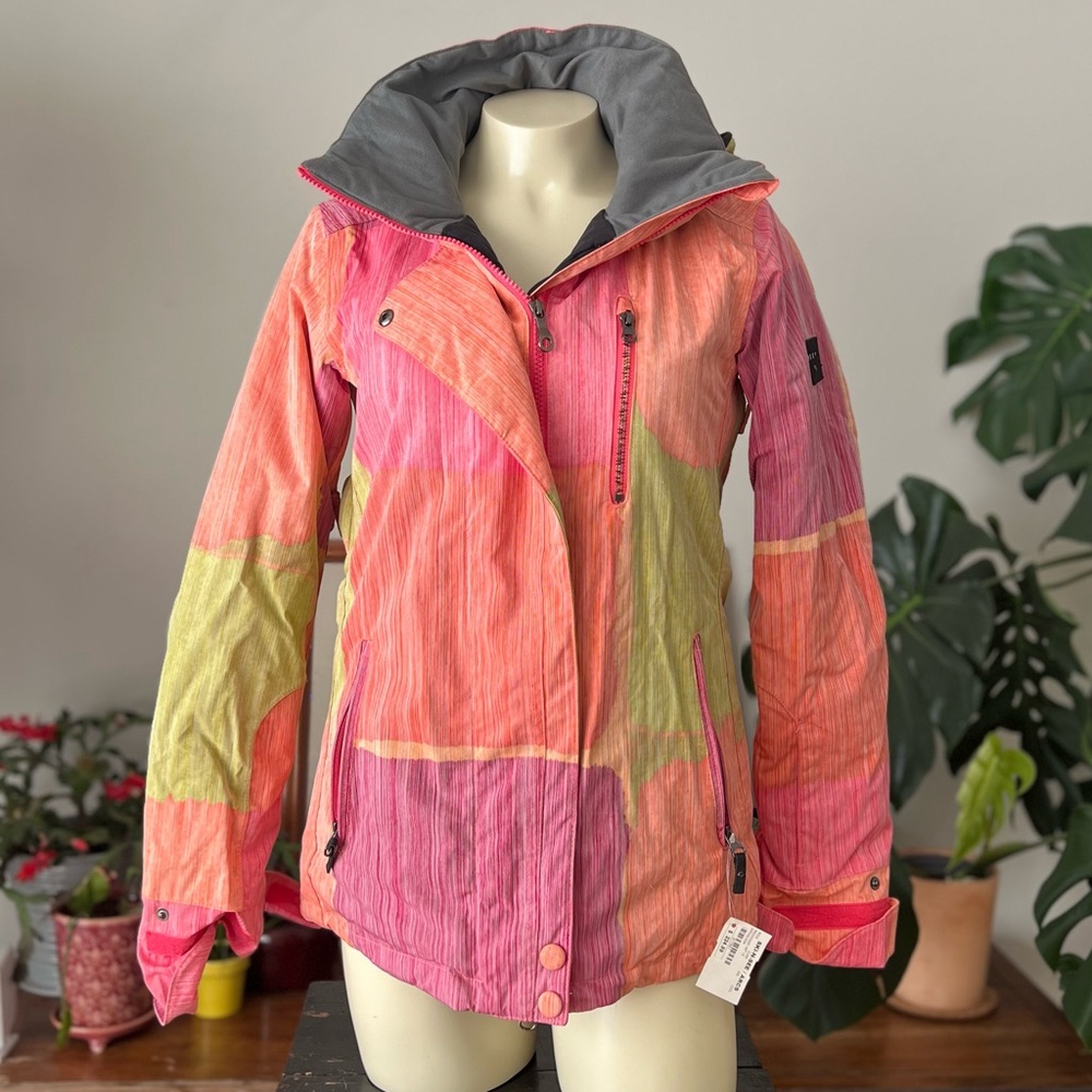 Women’s snowboarding jacket